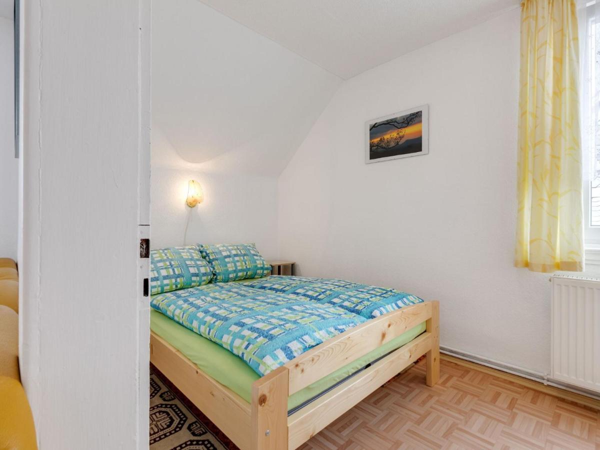 Cozy Apartment In Altenfeld With Garden Exteriör bild