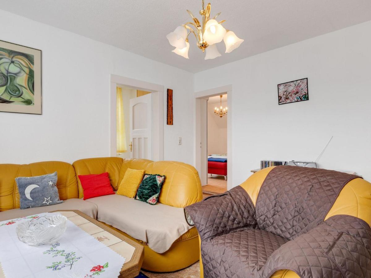 Cozy Apartment In Altenfeld With Garden Exteriör bild